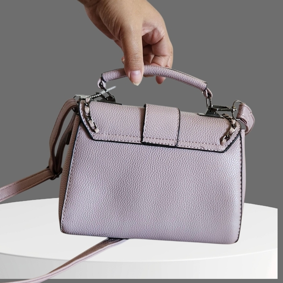 Womens Chic Chain Link Style Lavender Crossbody Bag - Picture 3 of 16